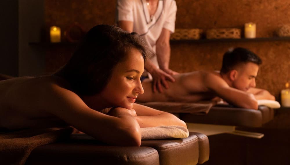 Couples massage