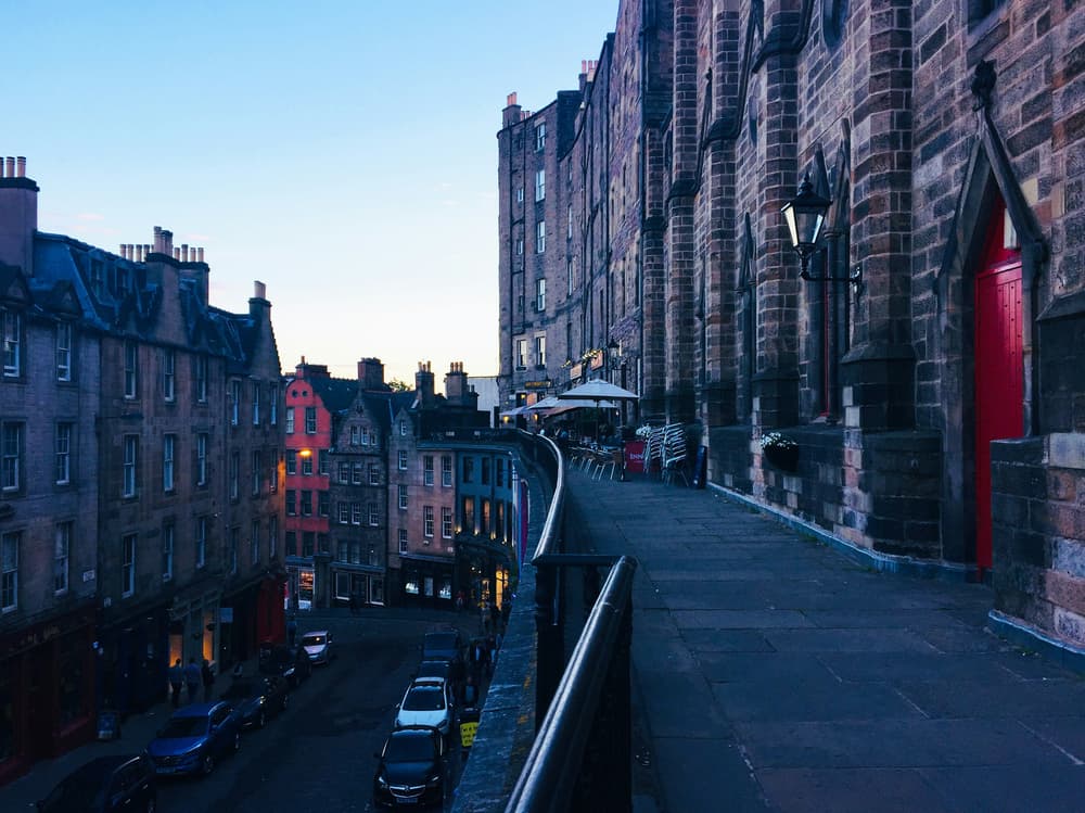 edinburgh at nighttime