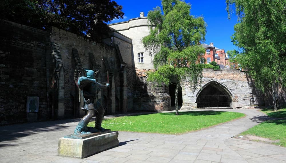 Robin hood statue