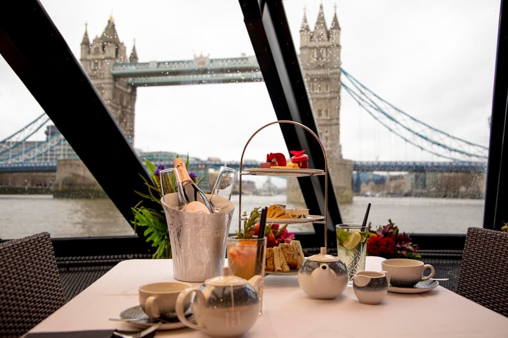 london sightseeing river cruise with afternoon tea