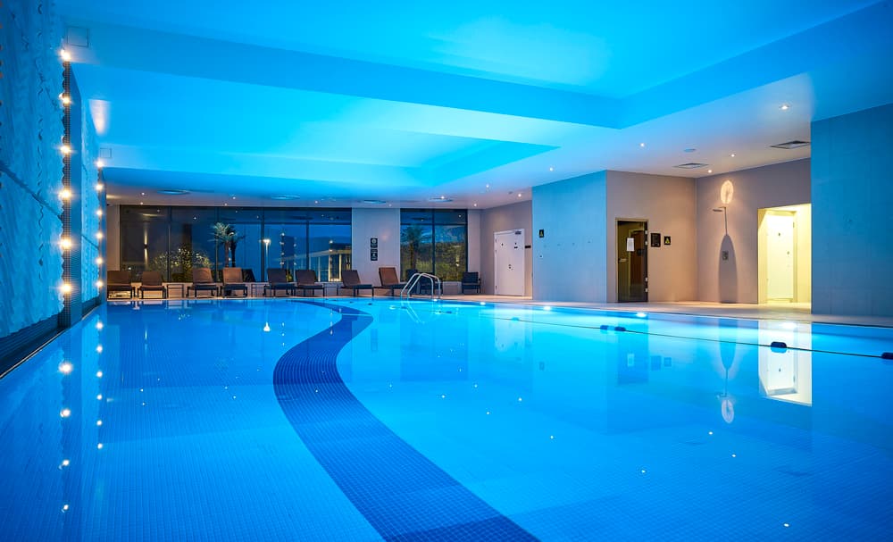 swimming pool at the crowne plaza hotel in reading
