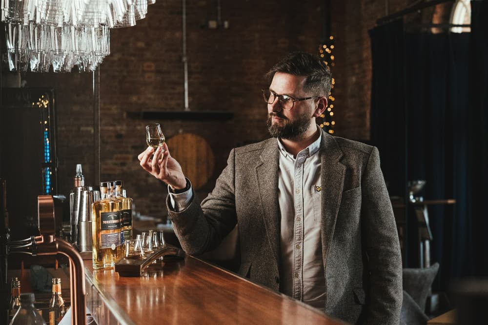 Copper Rivet Distillery malthouse whisky tasting in bar