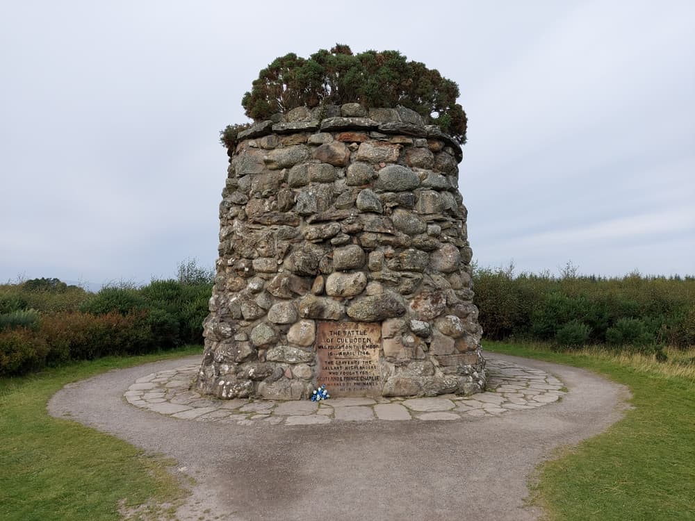 memorial with inscription on a hillside relating to the battle of culloden
