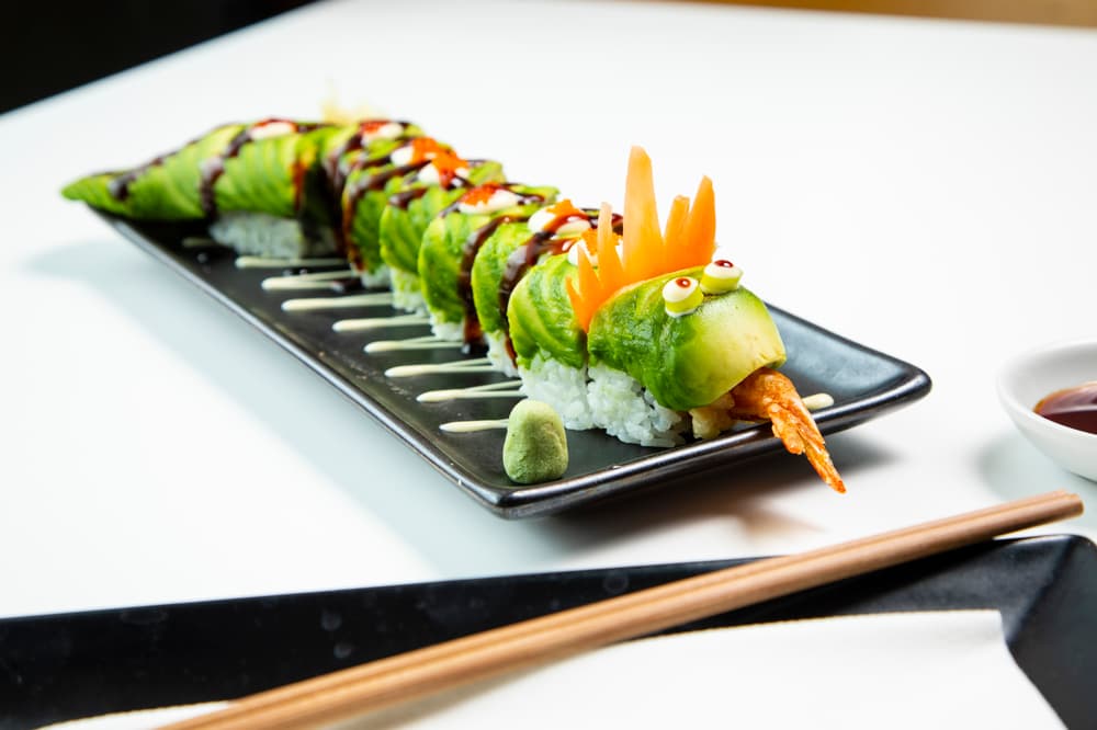 learn how to make a sushi dragon roll