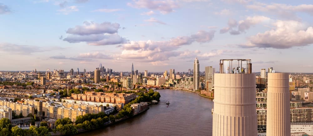 panorama view of london from lift 109 at battersea power station in london