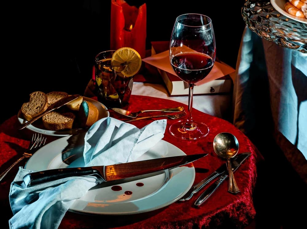 murder mystery dinner experience
