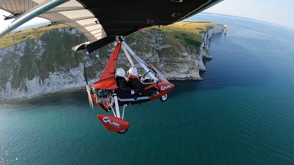 learn how to fly a microlight