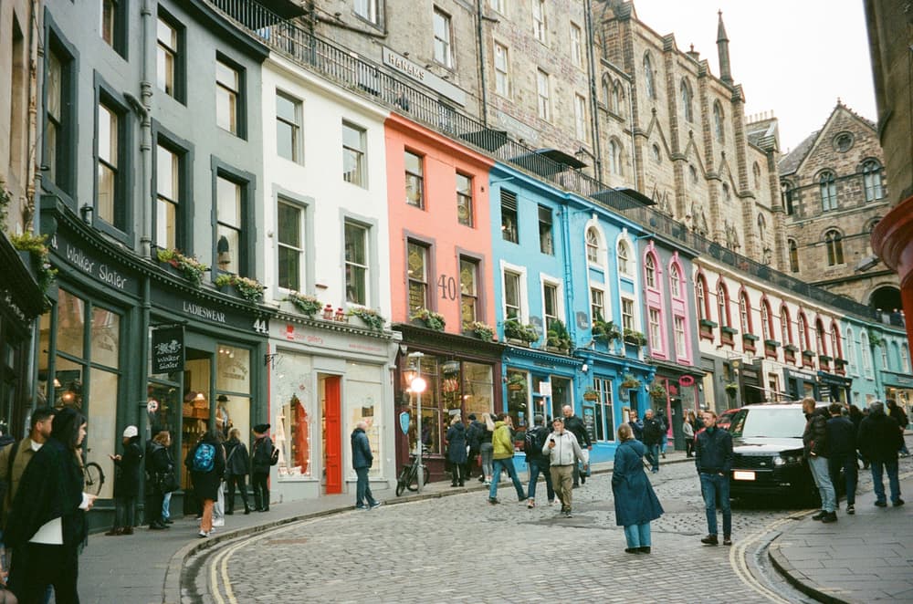 Edinburgh city break victoria street