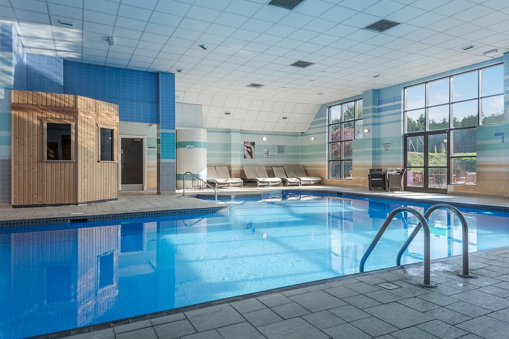 stratford Manor q hotels