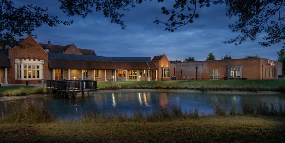 q hotels cambridge exterior