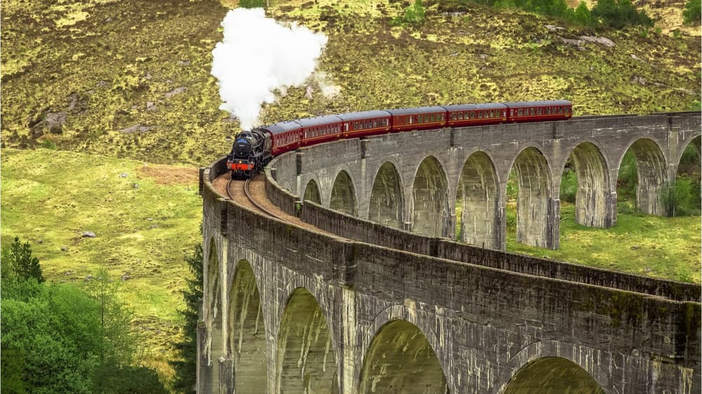 jacobite train over bridge