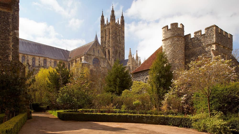 leeds castle, canterbury cathedral and dover visit by coach
