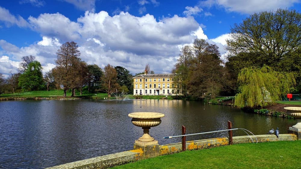 Kew gardens lake house