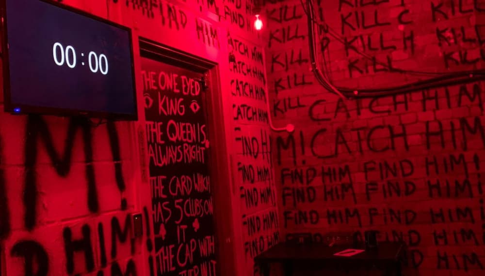 Prison cell escape room