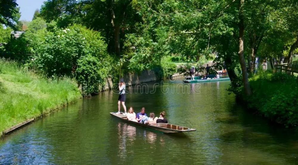 Punting boat trip in oxford