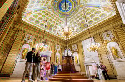 visit kensington palace in london with meal at the stablehand for two