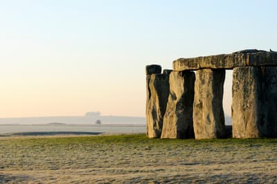 Stonehenge istock5355703 large
