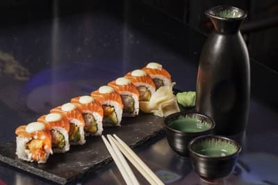 Sushi roll sake