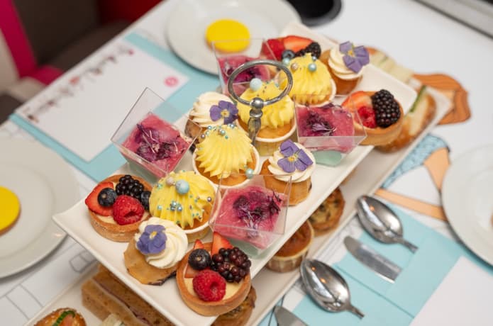 bombay sapphire gin lovers afternoon tea bus tour in london