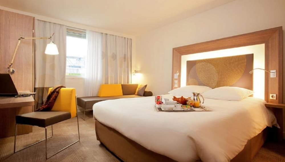 London break hotel room 1