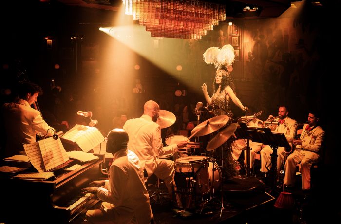 atmospheric shot of stage at the 58th Street immersive experience in london