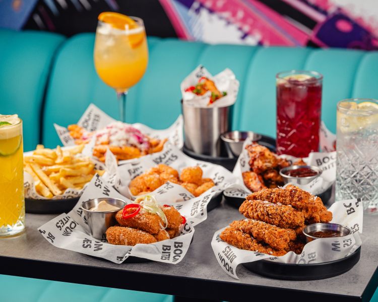 street food and drinks at boom battle bar