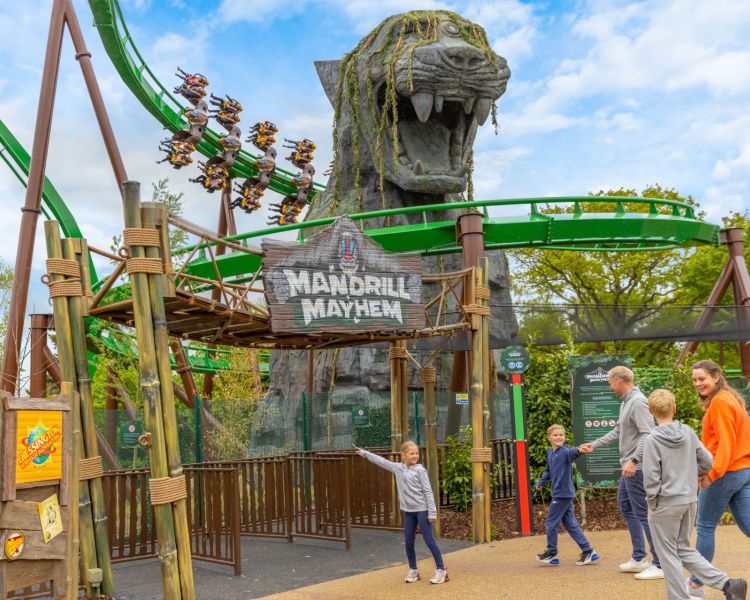 family at Chessington world of adventures