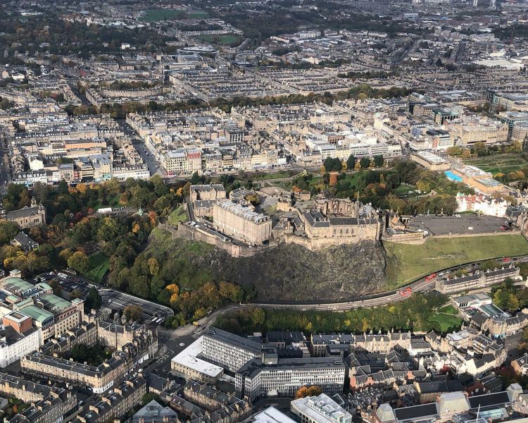 30 minute edinburgh helicopter sightseeing tour