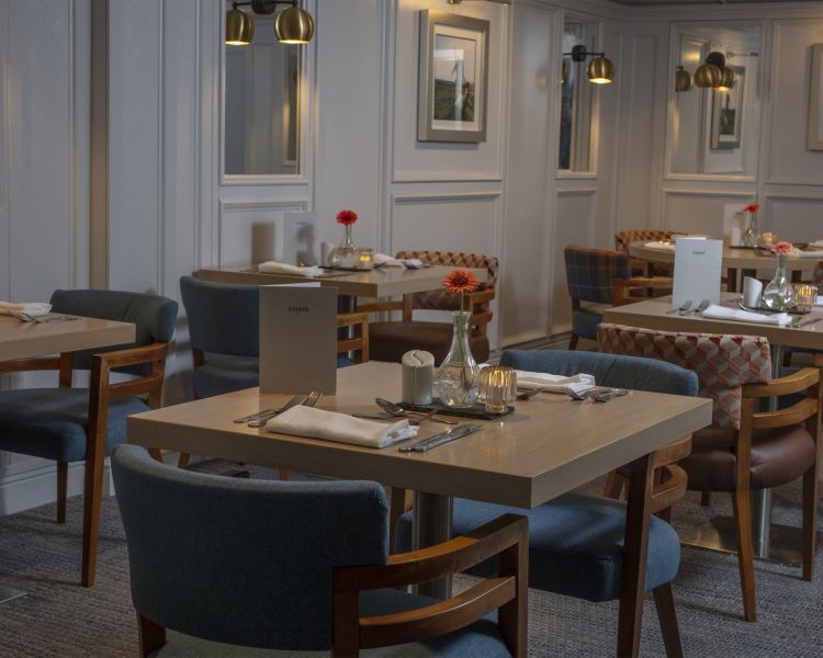 Restaurant of q hotels oxford belfry