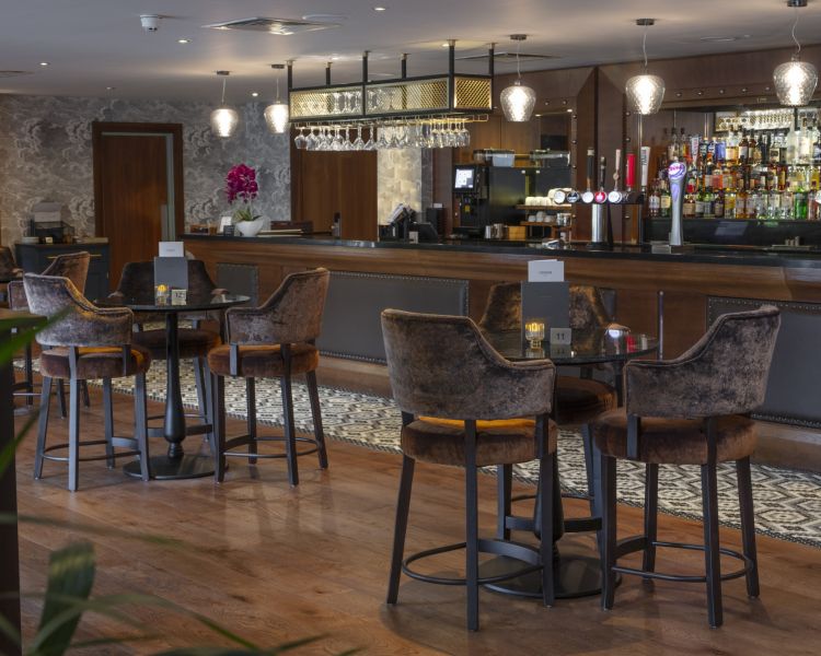 Bar at q hotels norton park winchester