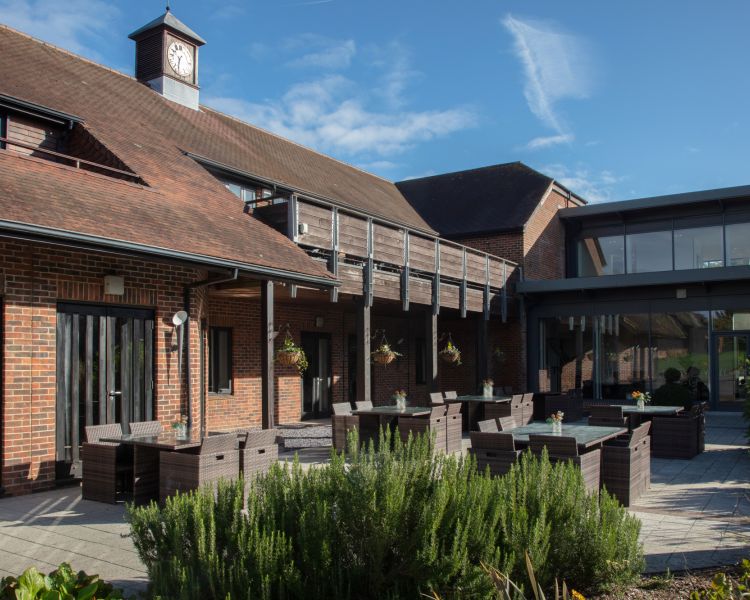Exterior of q hotels norton park winchester
