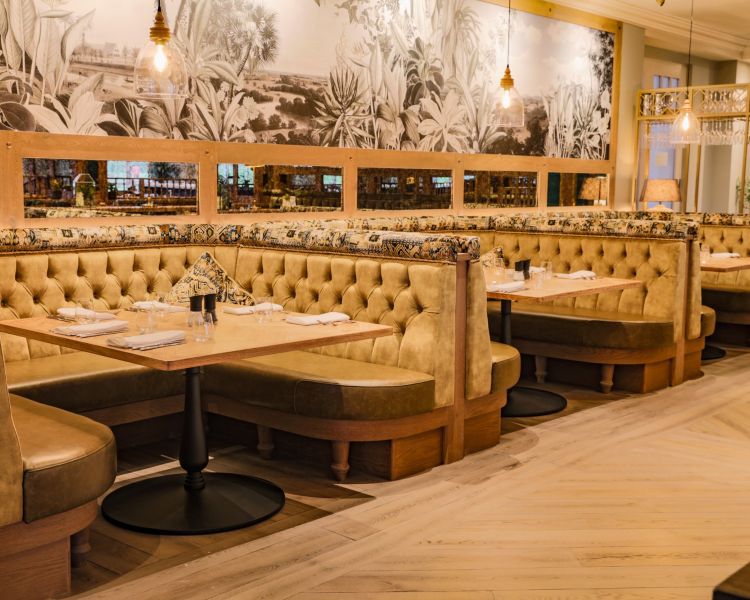 Dining booths at q hotels belton woods grantham