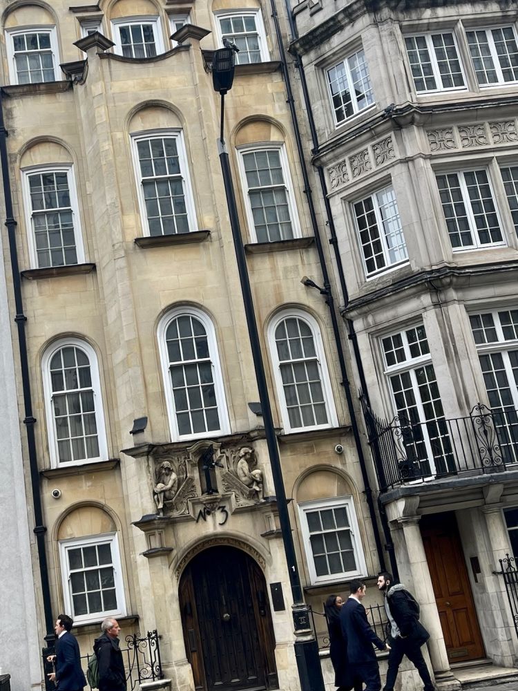 ghost tour of london's mayfair
