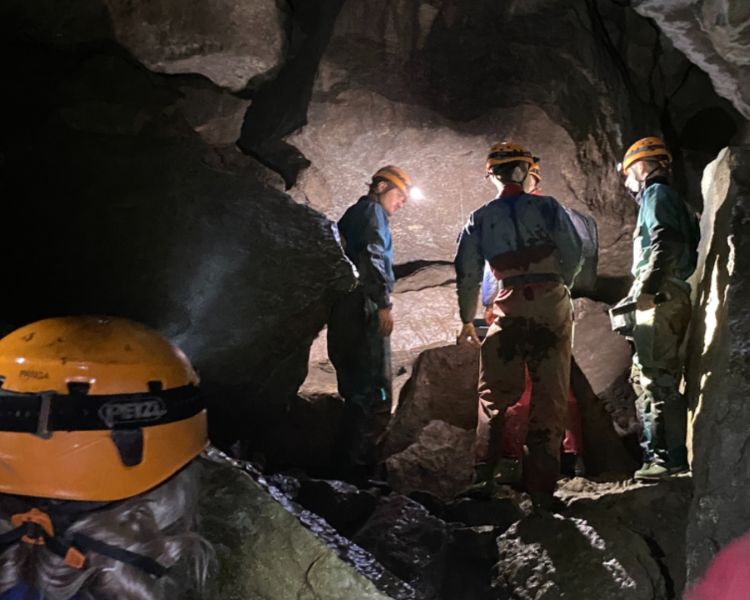 How stean caving group