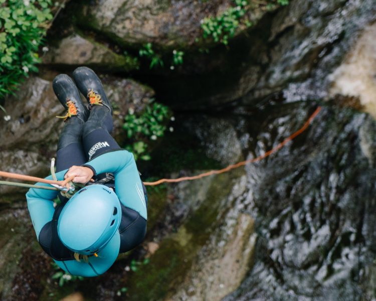 How stean abseiling top view