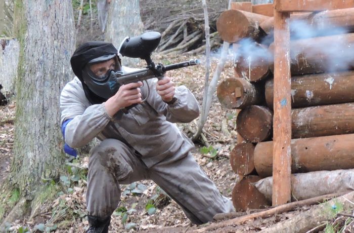 man on paintball experience wolverhampton
