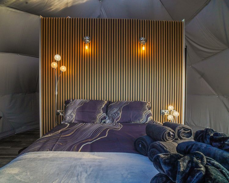 Geodome interior bedding