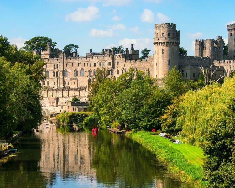Warwick castle river and grounds