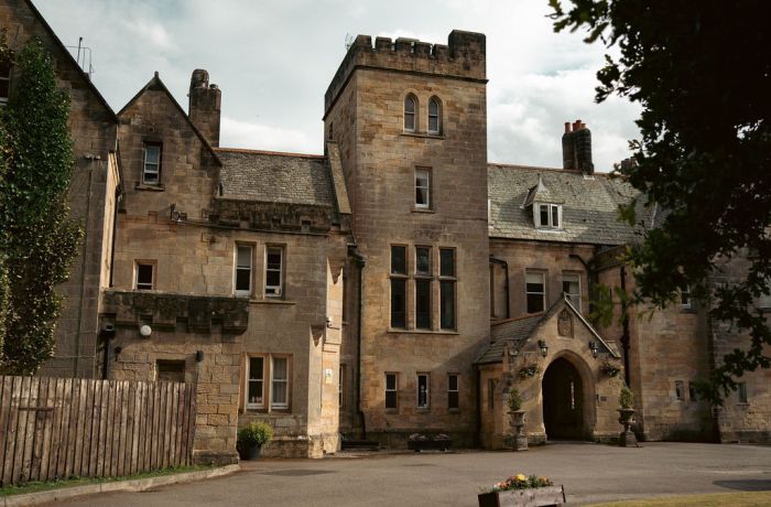 Front view of grinkle park hotel