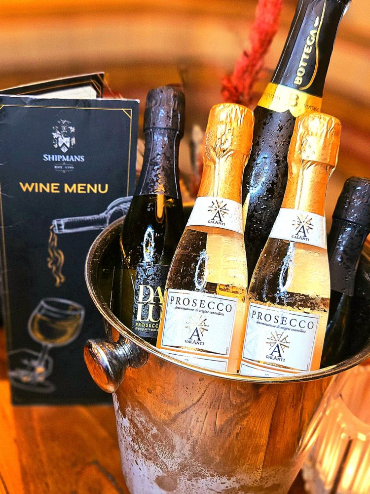 Bottomless brunch prosecco bucket