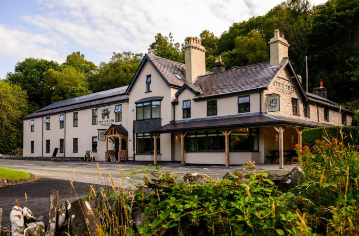 Exterior of zip wolrd inn