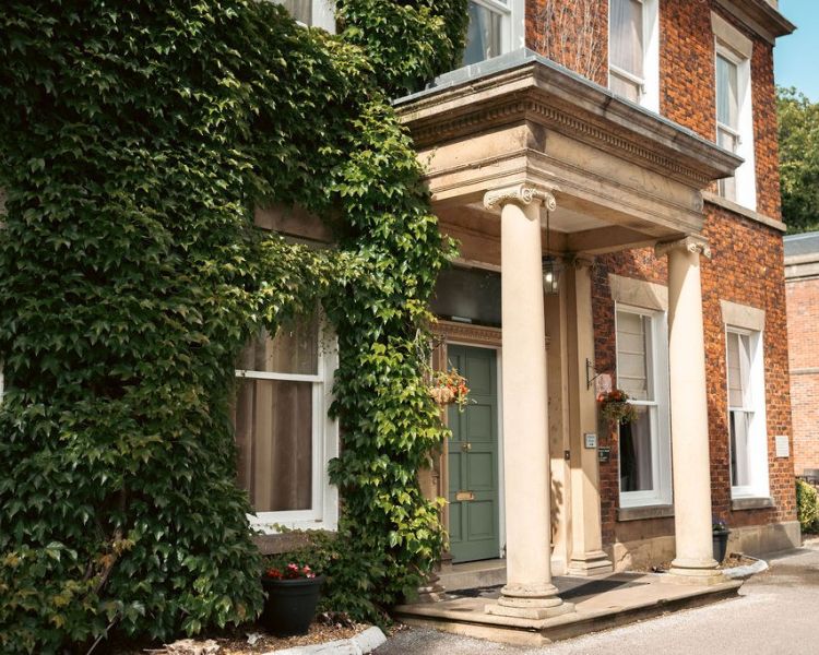 Entrance to farington lodge hotel
