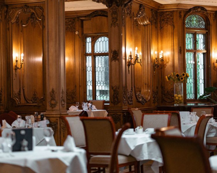Restaurant at the white swan hotel