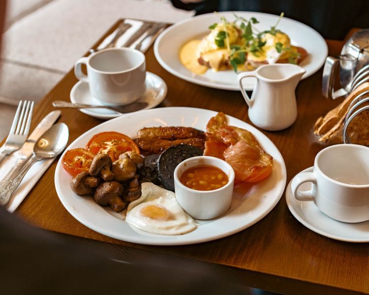 Cooked breakfast at the white swan hotel