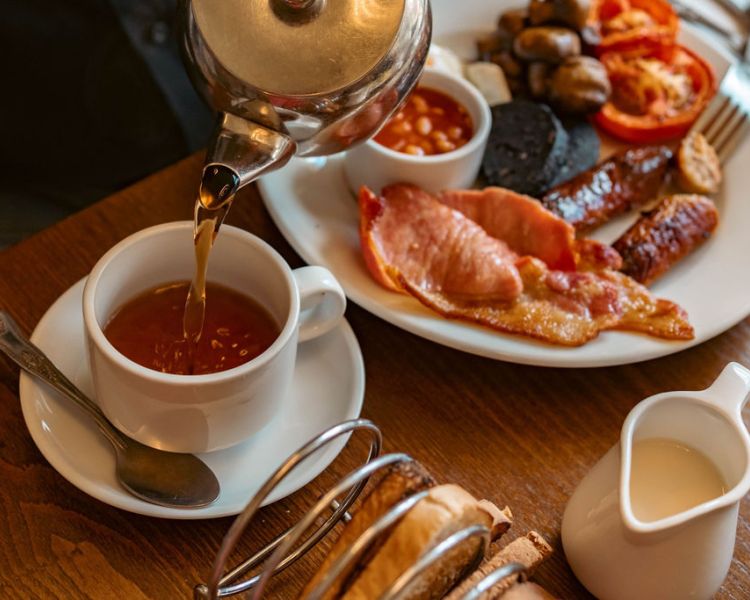 Full english breakfast at the white swan hotel