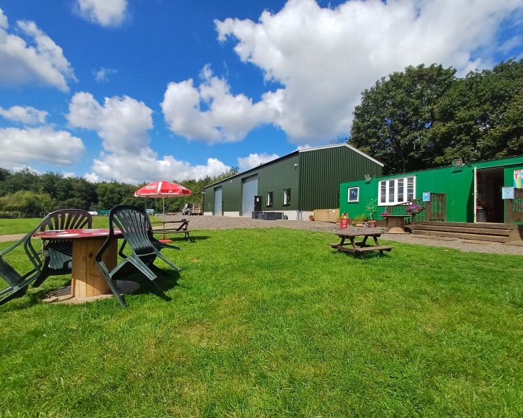 Outdoor seating at the kew little pigs farm