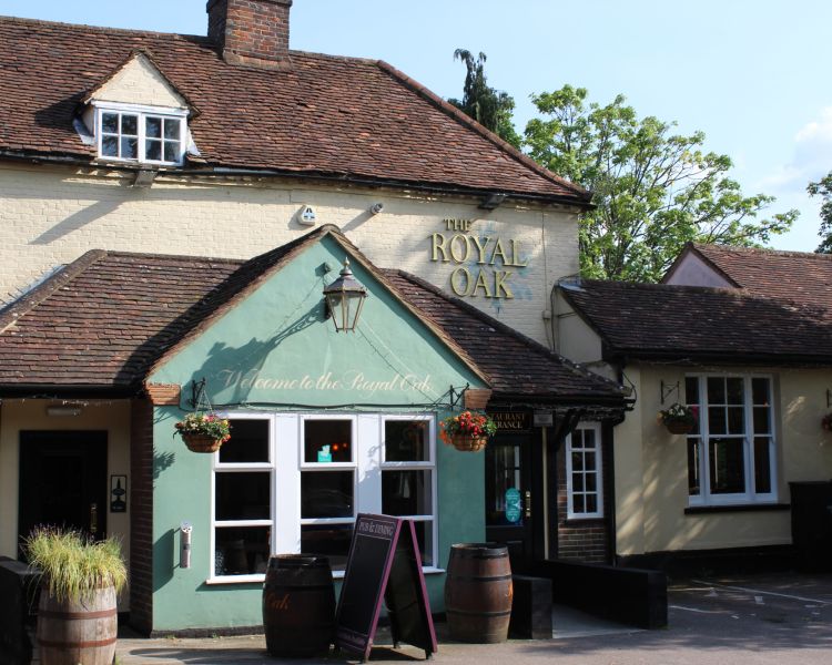 Front of the royal oak pub in abbots langley