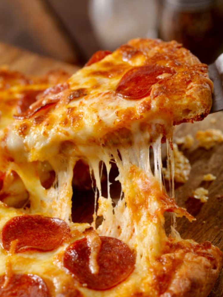 Pepperoni pizza slice