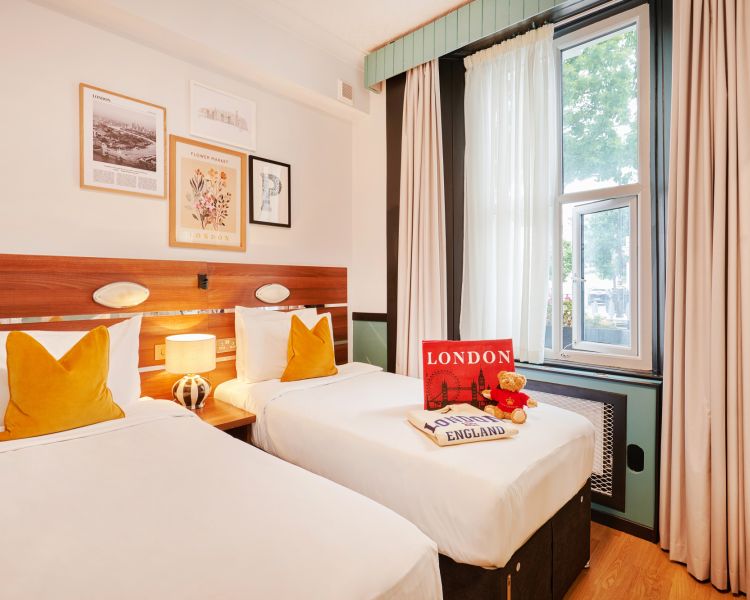 A twin bedroom at huttons hotel in london
