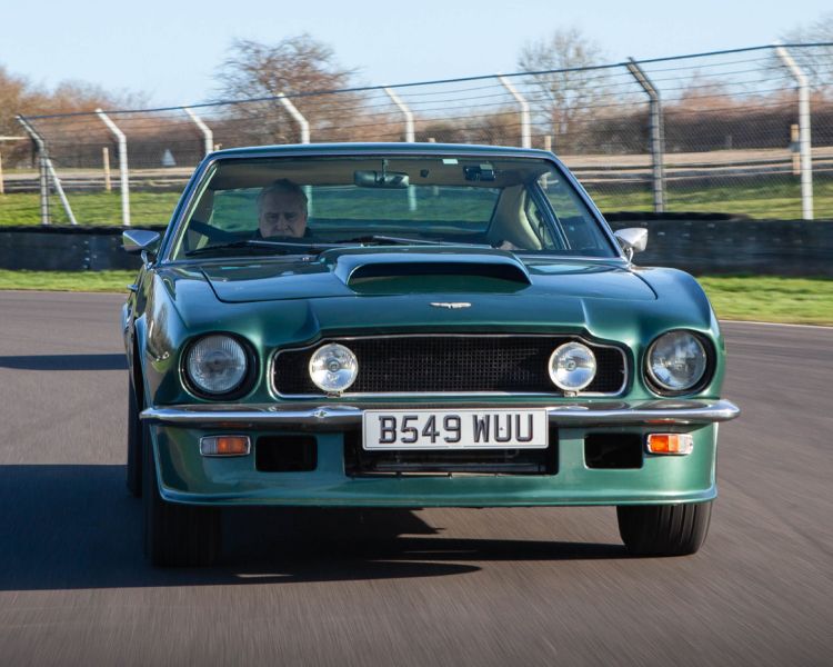 1975 aston martin v8 vantage